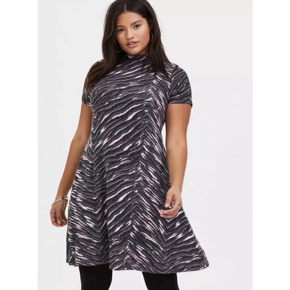 Torrid 2 Dark Grey & Pink Zebra Hacci Mock Neck Trapeze Dress sz 2X